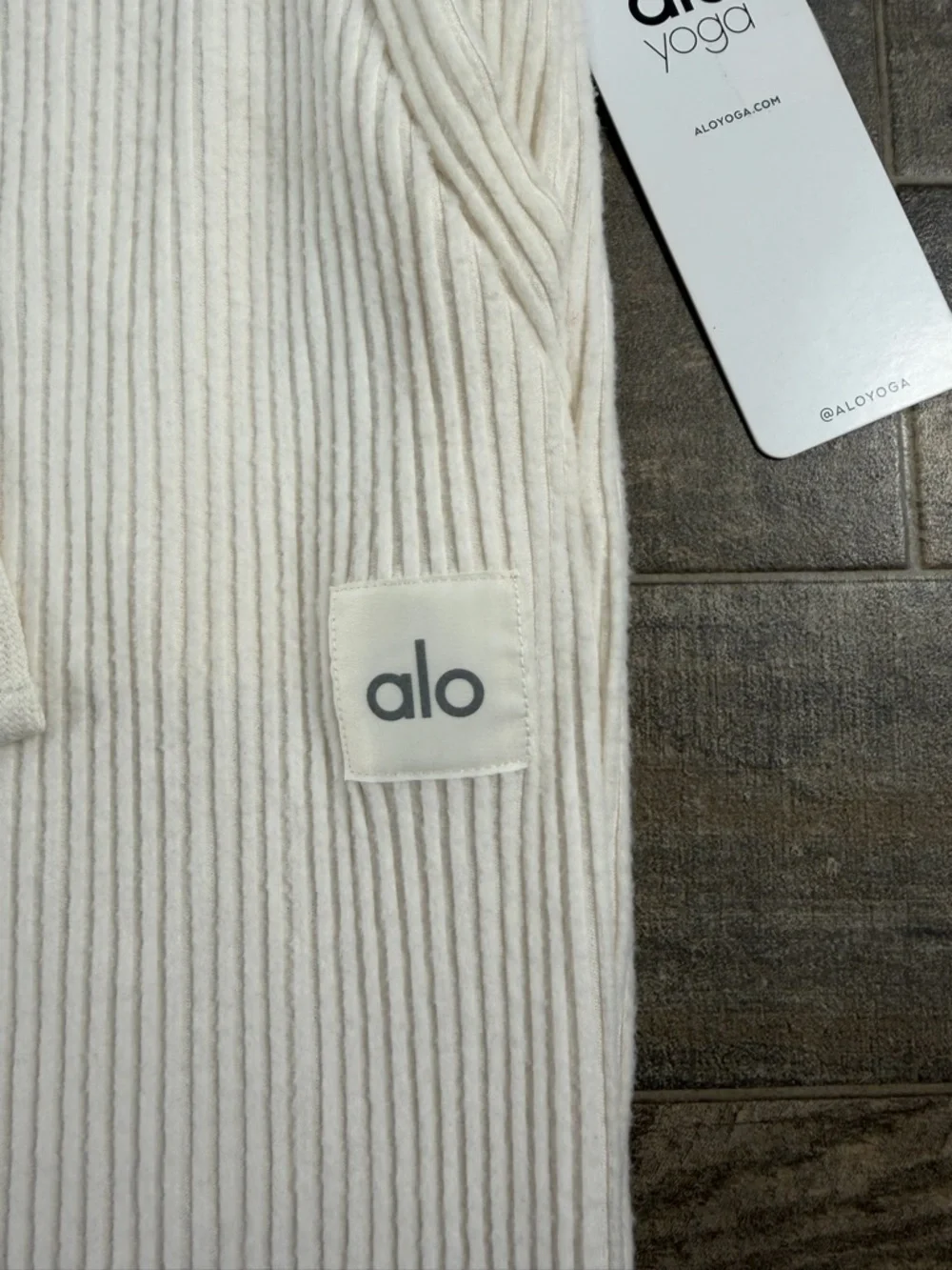 NEW Alo Yoga Cream Ribbed Joggers